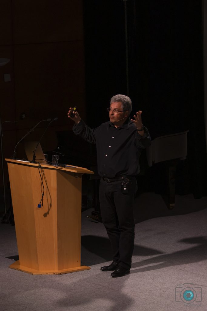 conférence de David Elbaz (astrophysicien) à l'UTT, en partenariat avec l'Institut Universitaire Rachi. "L'univers est-il une illusion ?"